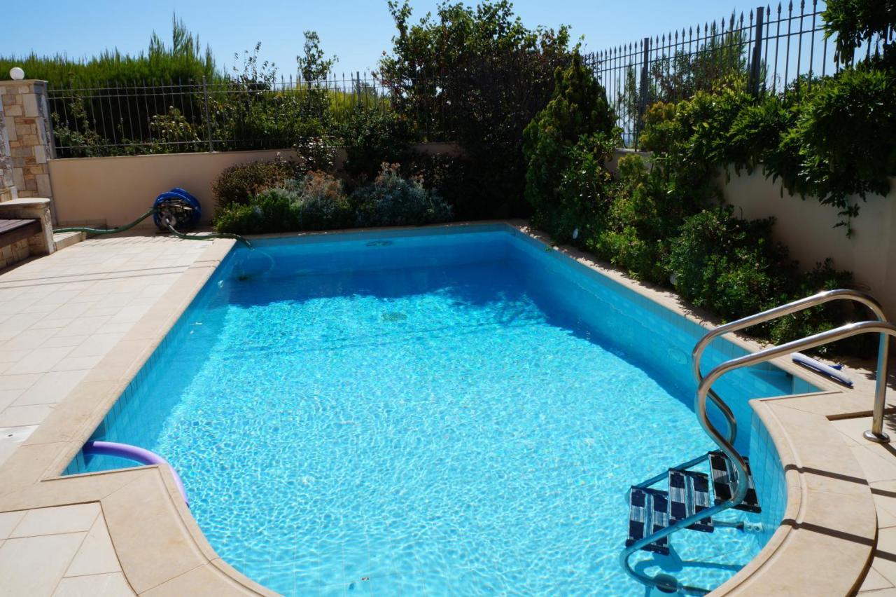 Apartment With A Garden, Bbq, Swimming Pool And Jacuzzi Dhráfi Exterior foto